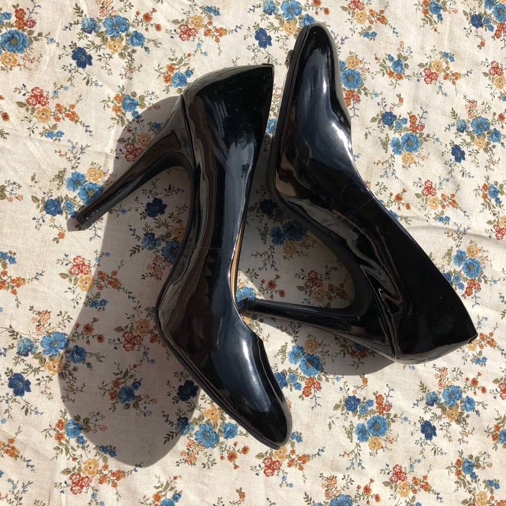 Jessica Simpson Black Pumps